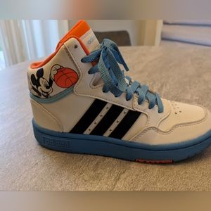 Adidas Mickey Kids Hoops Mid 3.0 Boy Sneaker Shoes White Blue GY6634 size 2.5